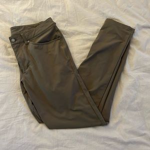 Lululemon ABC pants waist 31 inseam 32